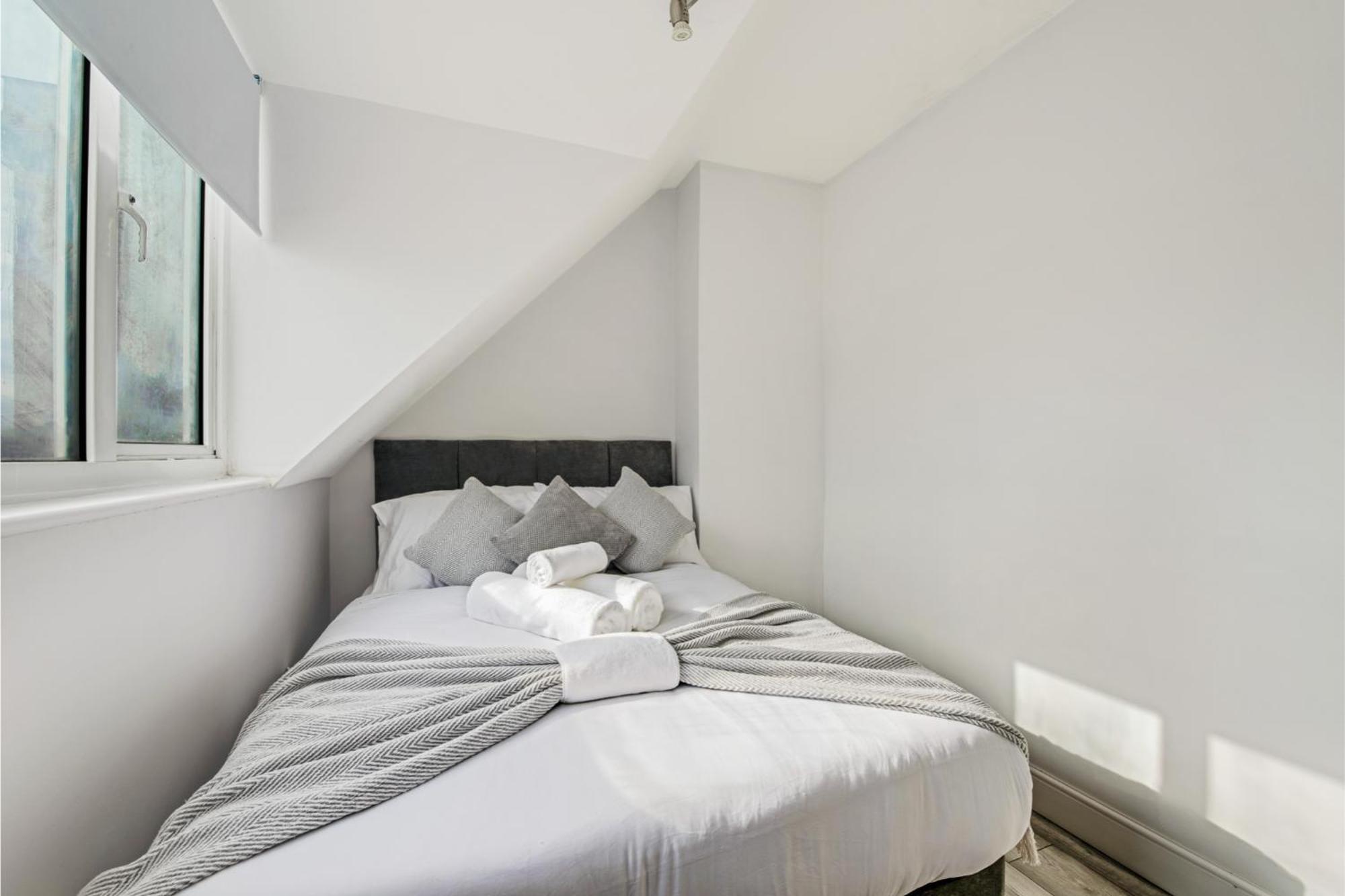 Sweet And Lovely 2Br With Free Parking London Exterior photo